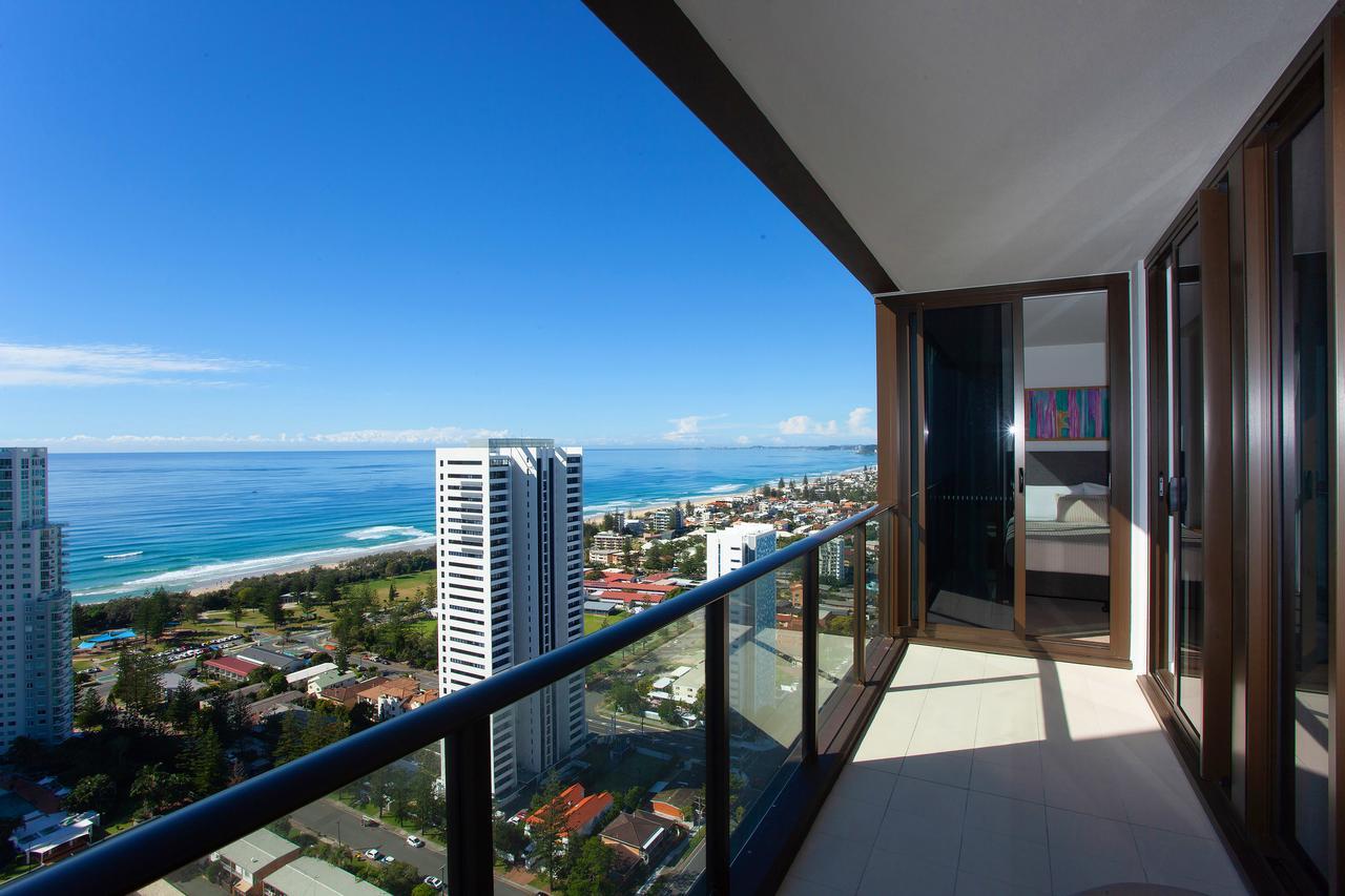 High Floor Ocean View Suites Broadbeach 골드코스트 외부 사진