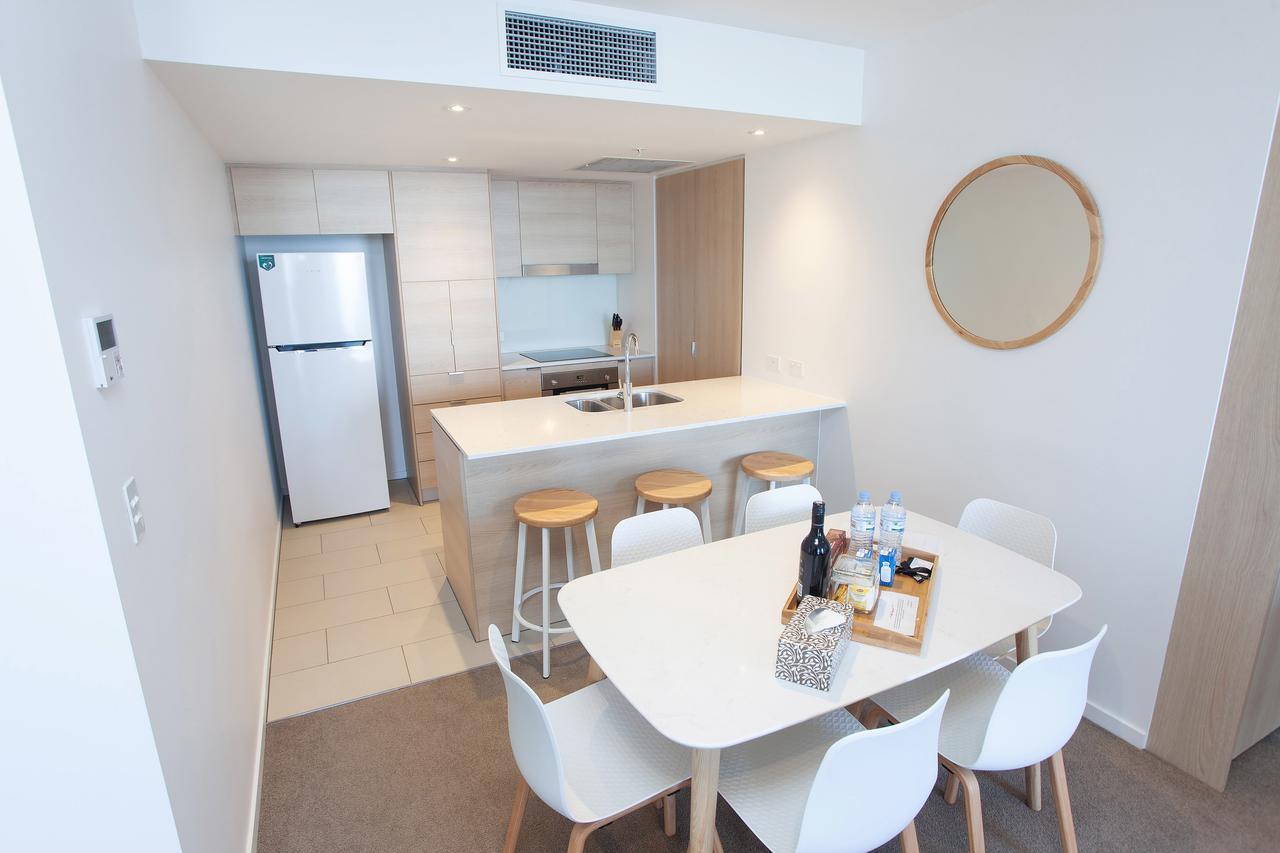 High Floor Ocean View Suites Broadbeach 골드코스트 외부 사진